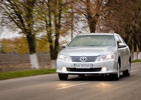 Первый тест-драйв Toyota Camry 2012 — еще раз в бизнес-класс