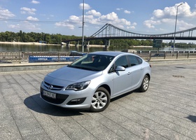 Тест-драйв Opel Astra J Sedan как аргумент за что любить Opel