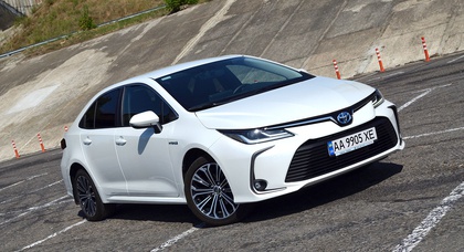 Тест-драйв Toyota Corolla Hybrid — антидизель