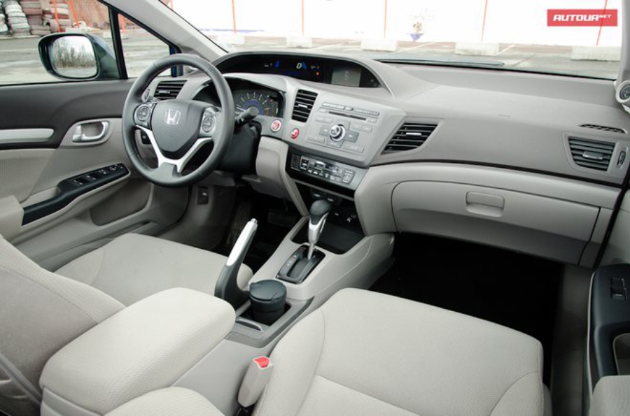 Тест-драйв Honda Civic седан (Хонда Цивик седан) интерьер