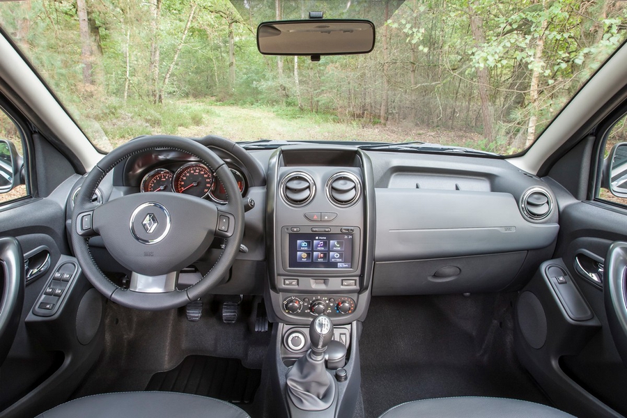 Renault Duster 2014 румынской сборки интерьер