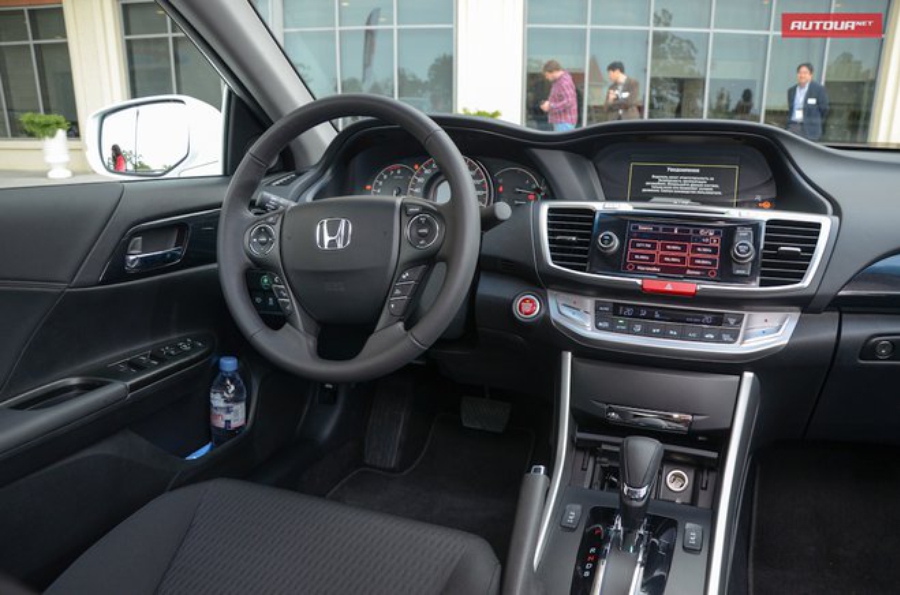 Honda Accord 2013 европейская версия интерьер 