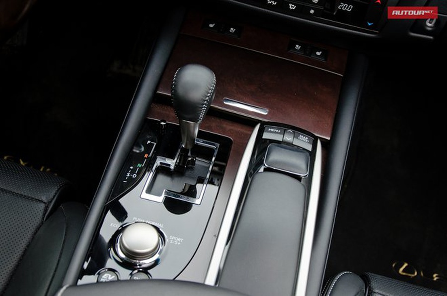 Lexus GS450h интерьер