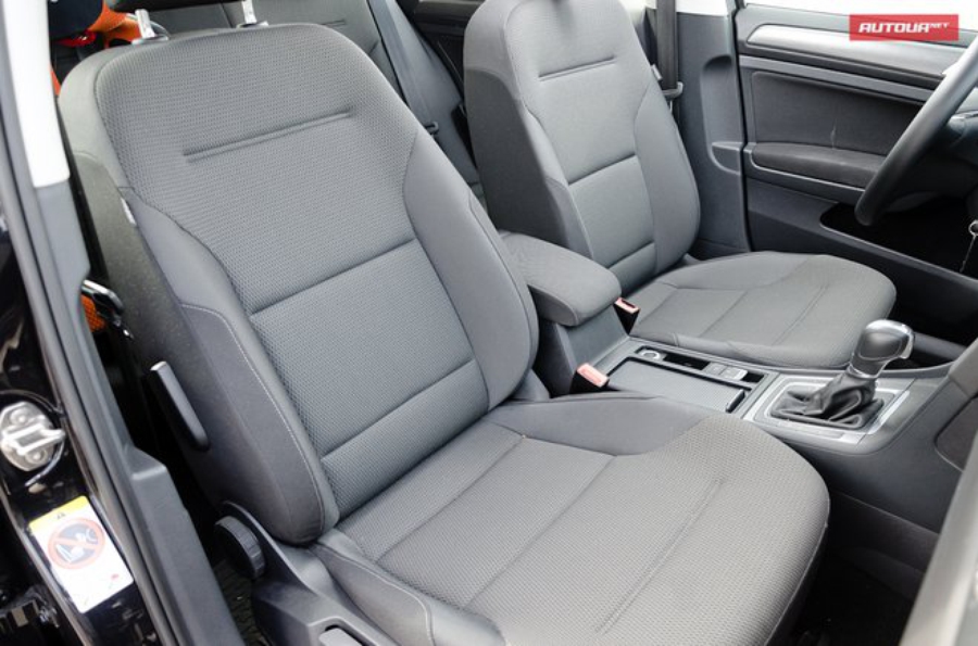 Volkswagen Golf Comfortline interior