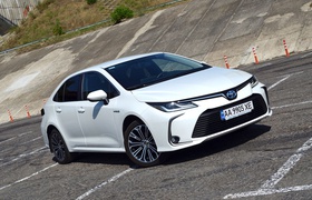 Тест-драйв Toyota Corolla Hybrid — антидизель